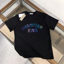 ディオール 偽物 Tシャツ カラフルロゴ アート的なフォント 現代的なデザイン DIOR