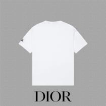 DIOR スーパーコピー Tシャツ ロゴとキャラクター刺繍 洗練された遊び心あるデザイン ディオール