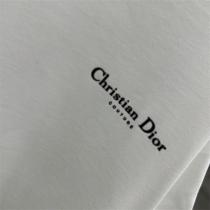 ディオール コピー  Tシャツ シンプルロゴ＆大きなプリント ラグジュアリー感あふれるアイテム DIOR