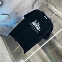 DIOR 偽物 Tシャツ スニーカーアート ロゴとスポーティデザイン カジュアルで高級感 ディオール