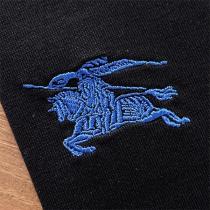 BURBERRY スーパーコピー Tシャツ 騎士刺繍 スタイリッシュなブラック＆ホワイト カジュアルでも高級感 バーバリー