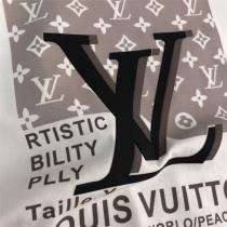 ルイヴィトン スーパーコピー Tシャツ モノグラム ロゴ シンプル 洗練 アイテム LOUIS VUITTON