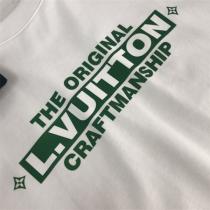 LOUIS VUITTON スーパーコピー Tシャツ 伝統 クラフトマンシップ 強調 ロゴ シンプル デザイン ルイヴィトン