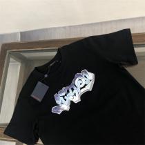ルイヴィトン 偽物 Tシャツ ヴィンテージ感カラフルグラフィック ロゴデザイン LOUIS VUITTON