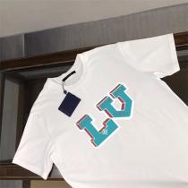 LOUIS VUITTON 偽物 Tシャツ 青＆赤の鮮やかなロゴ 目を引く グラフィック デザイン ルイヴィトン