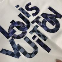 ルイヴィトン スーパーコピー Tシャツ カラフルロゴパターン モダン スタイリッシュなデザイン LOUIS VUITTON