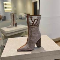 LOUIS VUITTON コピー ブーツ スワロフスキークリスタル装飾 大きなLVロゴ シャープヒール ルイヴィトン