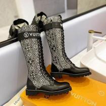 ルイヴィトン 偽物 ブーツ モノグラムキャンバス ブラックホワイトコントラスト LVロゴ LOUIS VUITTON