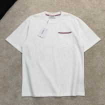 トムブラウン コピー Tシャツ ブランドロゴとトリコロールラインで洗練された印象 THOM BROWNE