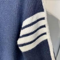 THOM BROWNE スーパーコピー セーター スポーティー＆エレガント 左袖3本ラインとトリコロールアクセント トムブラウン
