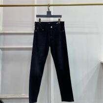 トムブラウン 偽物 ジーンズ スリムフィット デニム ブランドロゴ 上品なディテール THOM BROWNE