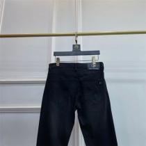 トムブラウン 偽物 ジーンズ スリムフィット デニム ブランドロゴ 上品なディテール THOM BROWNE