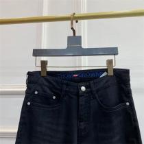 トムブラウン 偽物 ジーンズ スリムフィット デニム ブランドロゴ 上品なディテール THOM BROWNE