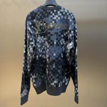 ルイヴィト スーパーコピー セーター デジタルアート ピクセルデザイン LVロゴ スタッズ装飾 LOUIS VUITTON