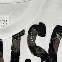 メゾン マルジェラ コピー Tシャツ ラフタッチ ロゴ プリント 柄 Maison Margiela