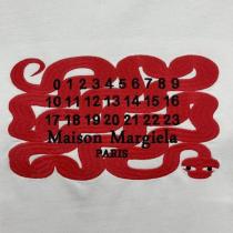 Maison Margiela スーパーコピー Tシャツ 曲線デザイン ロゴ グラフィック メゾン マルジェラ