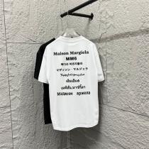Maison Margiela 偽物 Tシャツ クリーンホワイト ロゴ MM6 ブランド名多言語 メゾン マルジェラ