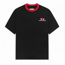 Maison Margiela スーパーコピー Tシャツ ブラック ベースカラー 赤い数字とロゴデザイン メゾン マルジェラ