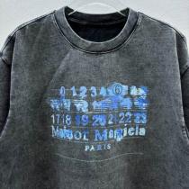 Maison Margiela スーパーコピー Tシャツ ダークグレー ブルーグラデーション ロゴと数字 メゾン マルジェラ