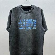 Maison Margiela スーパーコピー Tシャツ ダークグレー ブルーグラデーション ロゴと数字 メゾン マルジェラ
