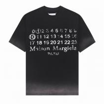 メゾン マルジェラ コピー Tシャツ ダークグレー アートグラフィック 数字重なり Maison Margiela