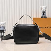 LOUIS VUITTON スーパーコピー ショルダーバッグ シンプルレザー 洗練 ブラックデザイン ルイヴィトン