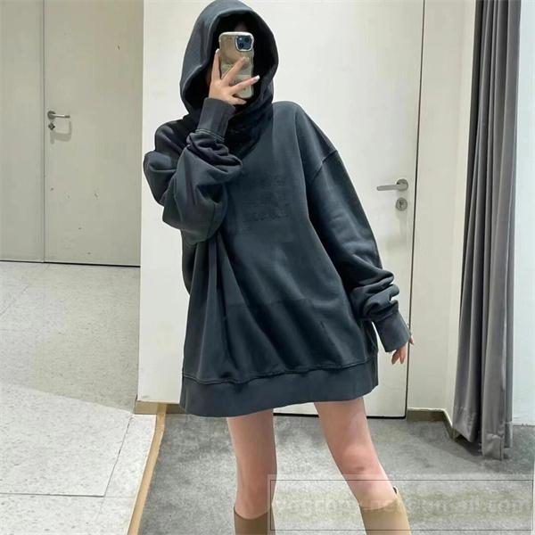 メゾン マルジェラ スーパーコピー パーカー ブラック ロゴ MM6シリーズ Maison Margiela