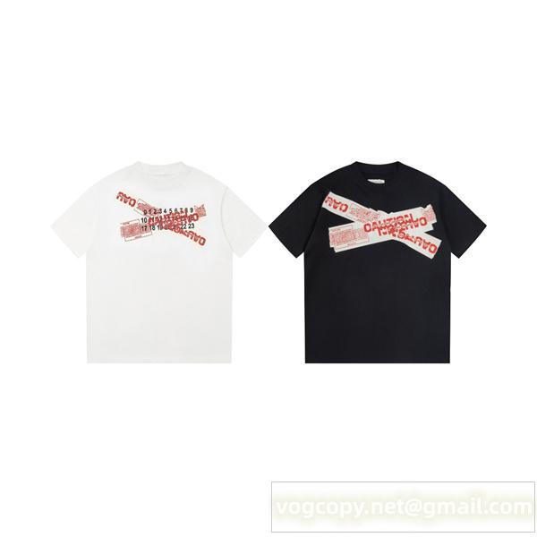 メゾン マルジェラ 偽物 Tシャツ ホワイト レッド スタンプ グラフィック Maison Margiela
