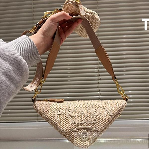 プラダ 偽物 バッグ 三角シルエット ロゴ エンボス ストロー素材 ショルダーストラップ PRADA