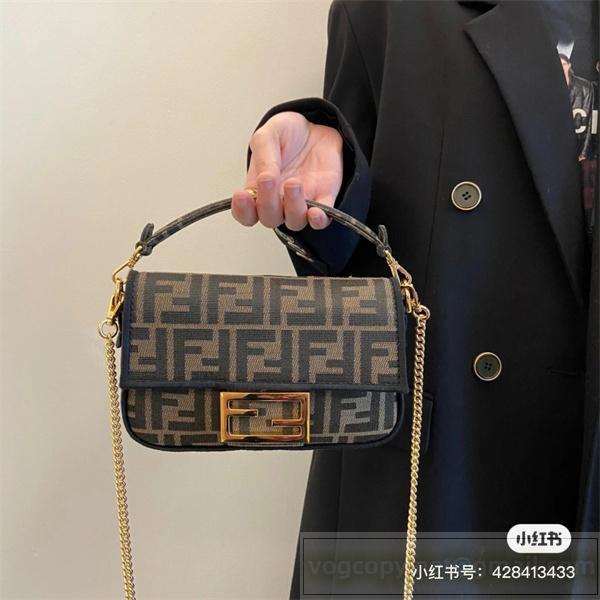 FENDI コピー ショルダーバッグ アイコニック FFロゴ ブラック グレー ゴールド金具 フェンデイ