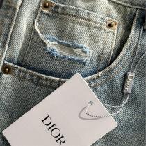 DIOR スーパーコピージーンズ ライトブルーダメージ加工 スリムフィット レザータグ