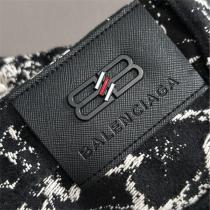 バレンシアガ スーパーコピー ジーンズ ブラックマーブル柄 ロゴレザータグ BALENCIAGA