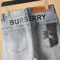BURBERRY 偽物 ジーンズ ライトブルーデニム ロゴ＆ライオン刺繍 バーバリー