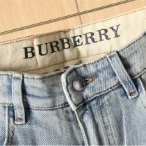 BURBERRY 偽物 ジーンズ ライトブルーデニム ロゴ＆ライオン刺繍 バーバリー