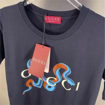 Gucc1 コピー Tシャツ 蛇モチーフ ロゴグラフィック ネイビーカラー Gucc1