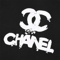 CH 偽物 Tシャツ グラフィティ風ロゴ CCロゴ 白黒デザイン CH