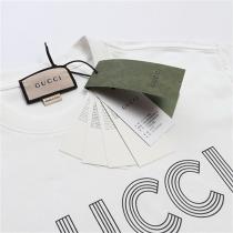 Gucc1 スーパーコピー Tシャツ 黒地ロゴ「PARIS」ライン 都会的デザイン Gucc1