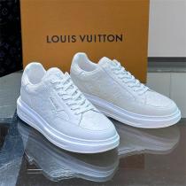 LOUIS VUITTON 偽物 スニーカー モノグラムエンボス ロゴ付き 厚底デザイン ルイヴィトン