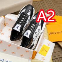 LOUIS VUITTON 偽物 スニーカー ホワイト＆ブラック キャンバス＆レザー ロゴアクセント ルイヴィトン