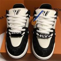 LOUIS VUITTON 偽物 スニーカー ブルー＆ホワイト モノグラムロゴ デイリーユース ルイヴィトン