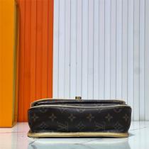 M57072 ルイヴィトン スーパーコピー ショルダーバッグ モノグラムキャンバス ゴールドチェーン LOUIS VUITTON