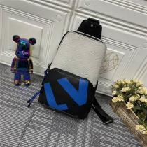 LOUIS VUITTON スーパーコピー ボディバッグ ホワイト×ブラック 青色LVロゴ ルイヴィトン