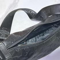 LOUIS VUITTON スーパーコピー ショルダーバッグ ブラックモノグラムエクリプス シンプルデザイン ルイヴィトン