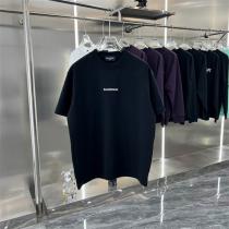 BALENCIAGA 偽物 Tシャツ ロゴ ディテール シンプル 高級感 控えめ デザイン バレンシアガ