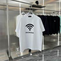 BALENCIAGA コピー Tシャツ ピンク Wi-Fi アイコン＆ハートグラフィック 特徴的 デザイン 個性的 遊び心 バレンシアガ