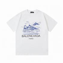 BALENCIAGA スーパーコピー Tシャツ スニーカー デザイン スタイリッシュな 象徴的 イラスト 印象 シンプル バレンシアガ