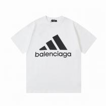 バレンシアガ 偽物 Tシャツ ブラック 三本線ロゴ 際立つデザイン 雰囲気 モダンな スポーティー BALENCIAGA 