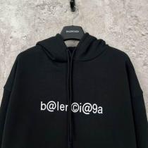 バレンシアガ スーパーコピー パーカー 記号 数字 ロゴ 現代的 独特な印象 与える シンプル ブランド BALENCIAGA