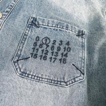 Maison Margiela コピー デニムジャケット ライトブルー 数字 ロゴ メゾン マルジェラ