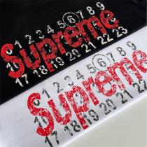 Supremeｘメゾン マルジェラ スーパーコピー Tシャツ ホワイト ブラック コラボ ロゴ 数字 Maison Margiela